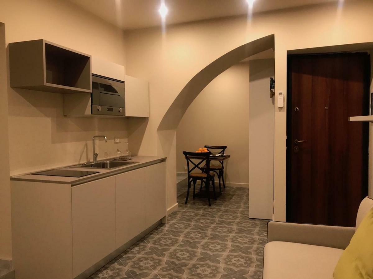 Vuciata Apartments คาตาเนีย ภายนอก รูปภาพ